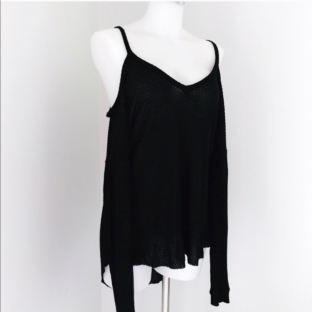 NWT Honey Punch Black Thermal Cold Shoulder Top